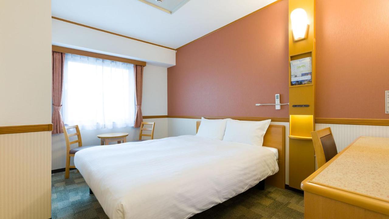 Toyoko Inn Yokohama Kannai Exterior photo